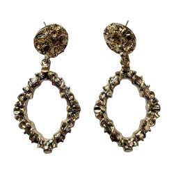 Elegant Golden Hanging Earrings / Danglers 