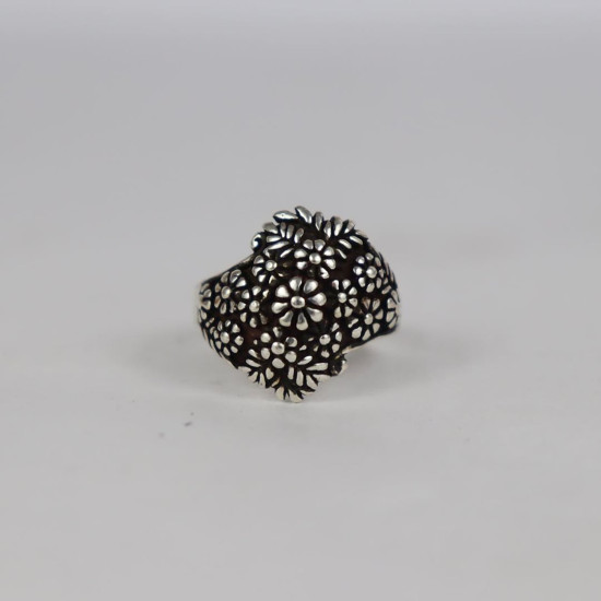 925 Sterling Silver Oxidized Floral Ring 